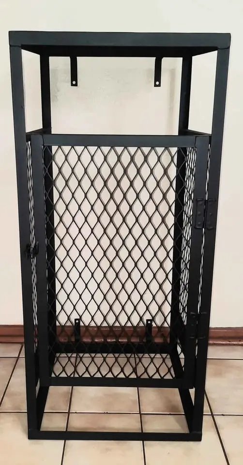 Meet the 19kg Single Gas Cage, your ultimate safety solution for storing gas cylinders! This sturdy yet lightweight cage keeps your gas secure and organized, making it a breeze to access whenever you need it. Perfect for both home and business use, it combines convenience with top-notch security. Say goodbye to messy storage and hello to peace of mind with this must-have gas guard!